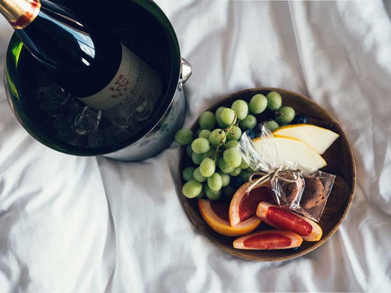 FRUKT, CHOKLAD OCH MOUSSERANDE