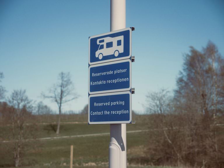 STÄLLPLATS FÖR HUSBIL